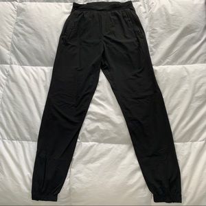 Black LuluLemon Surge Jogger - xs